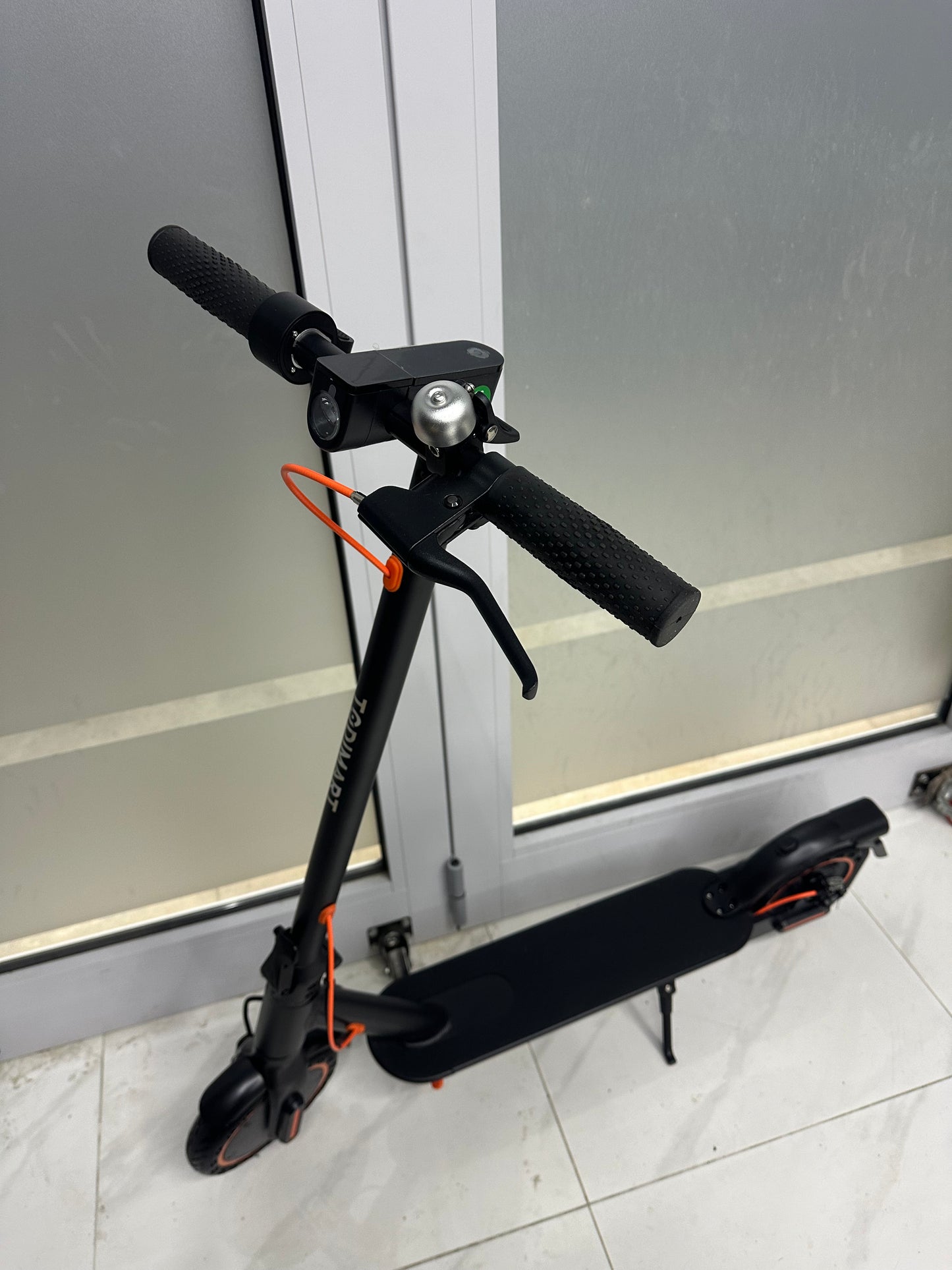 Scooter monopattino elettrico 500w di picco,350w 36v 10.4 ah autonomia 30-40km