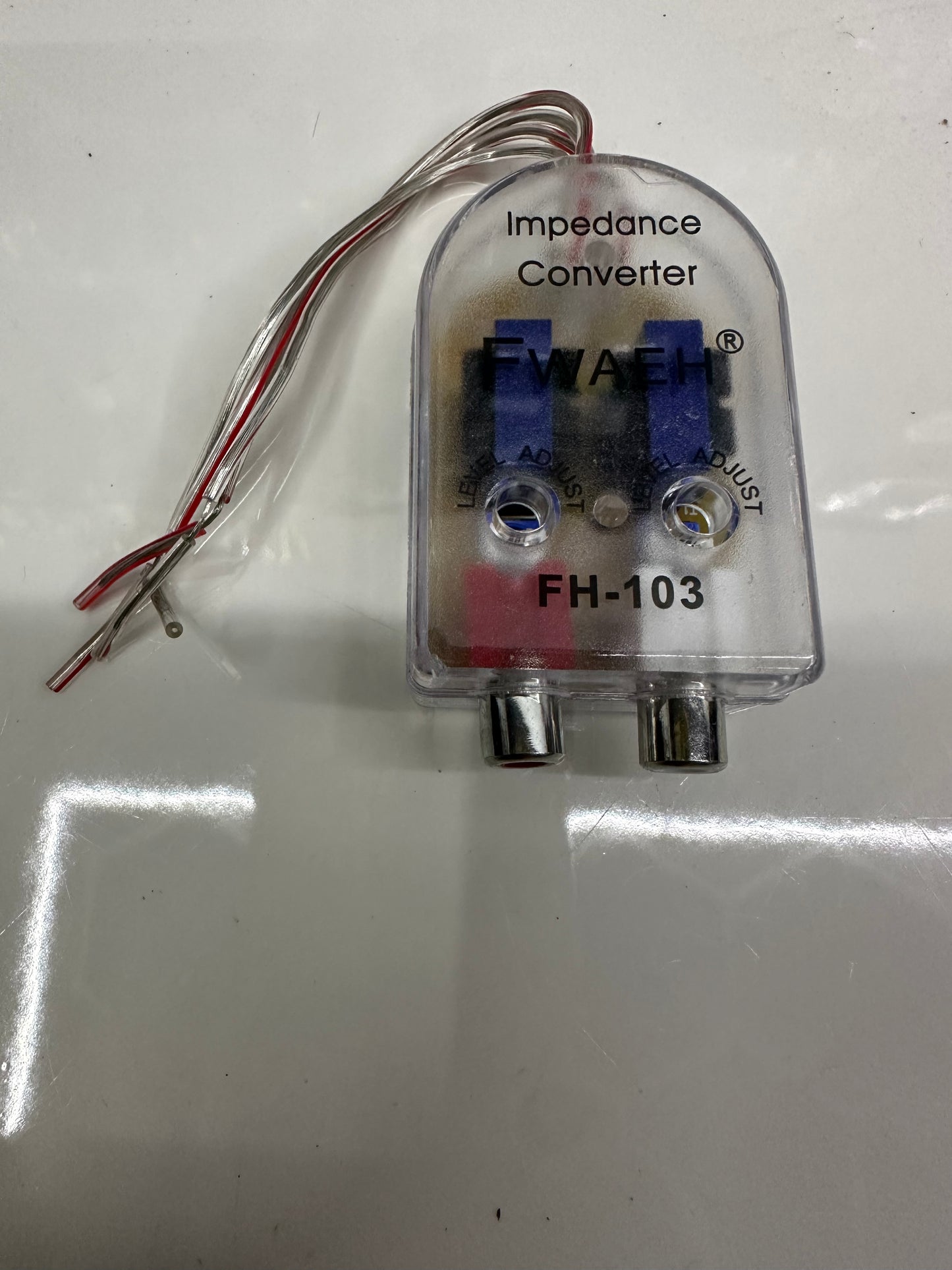 Convertitore interfaccia autoradio da altoparlante ad adattatore RCA