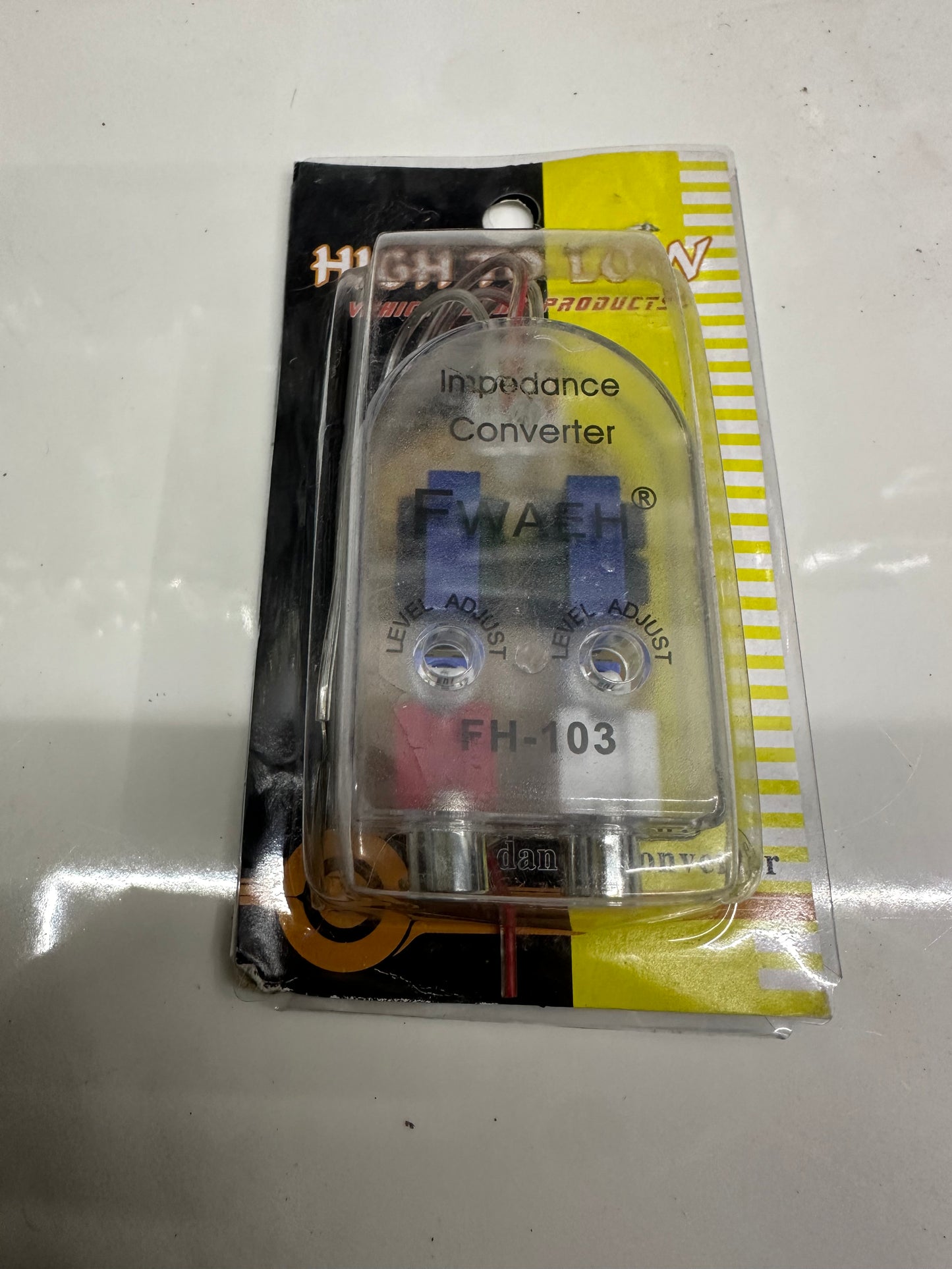 Convertitore interfaccia autoradio da altoparlante ad adattatore RCA